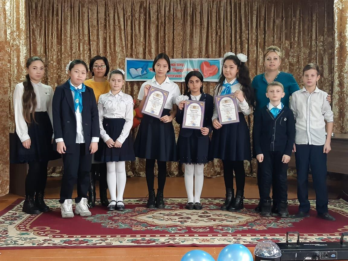 Өзін-өзі тану онкүндігінің аясында "Мейірім төгетін ана" мәнерлеп оқу сайысы болып өтті.